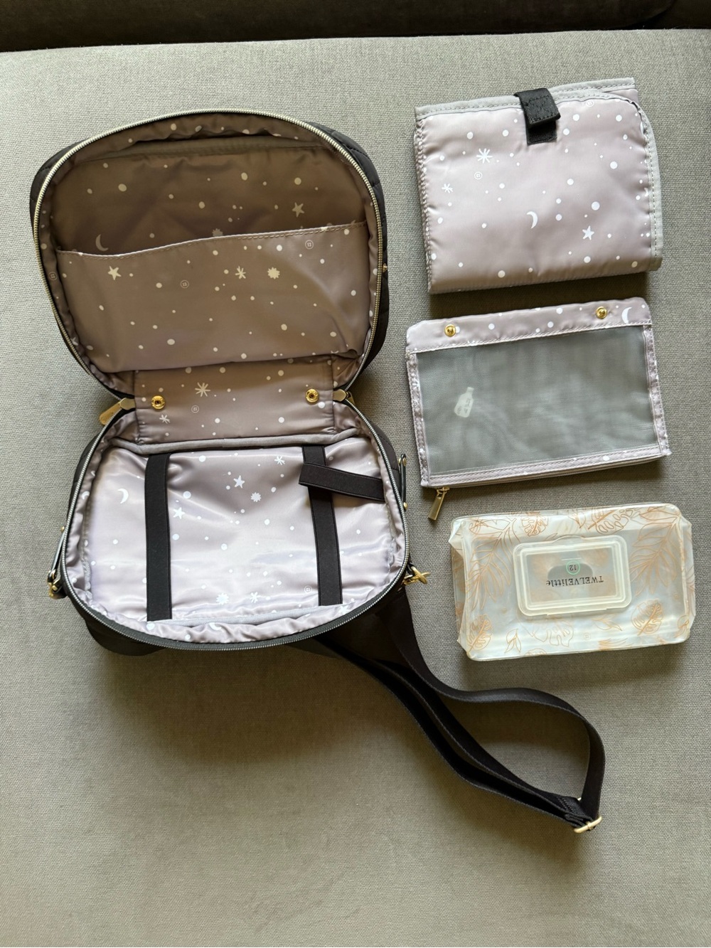 Twelve Little Diaper Purse - Picture 4 of 4